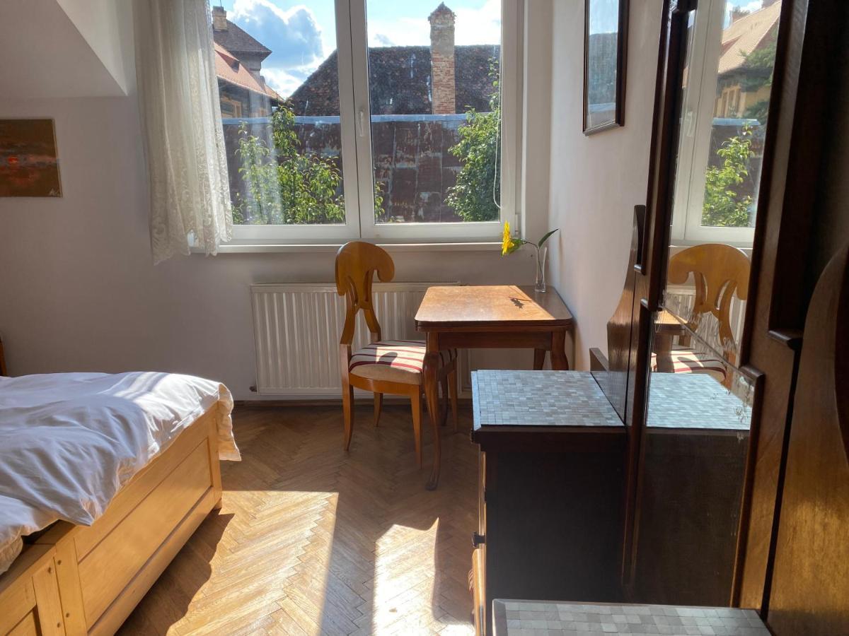 Apartment Rose's Oldtown Brasov