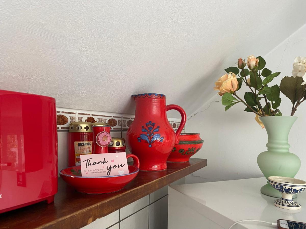 Rose's Oldtown Apartment