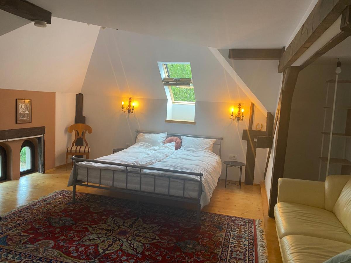 Rose's Oldtown Apartment