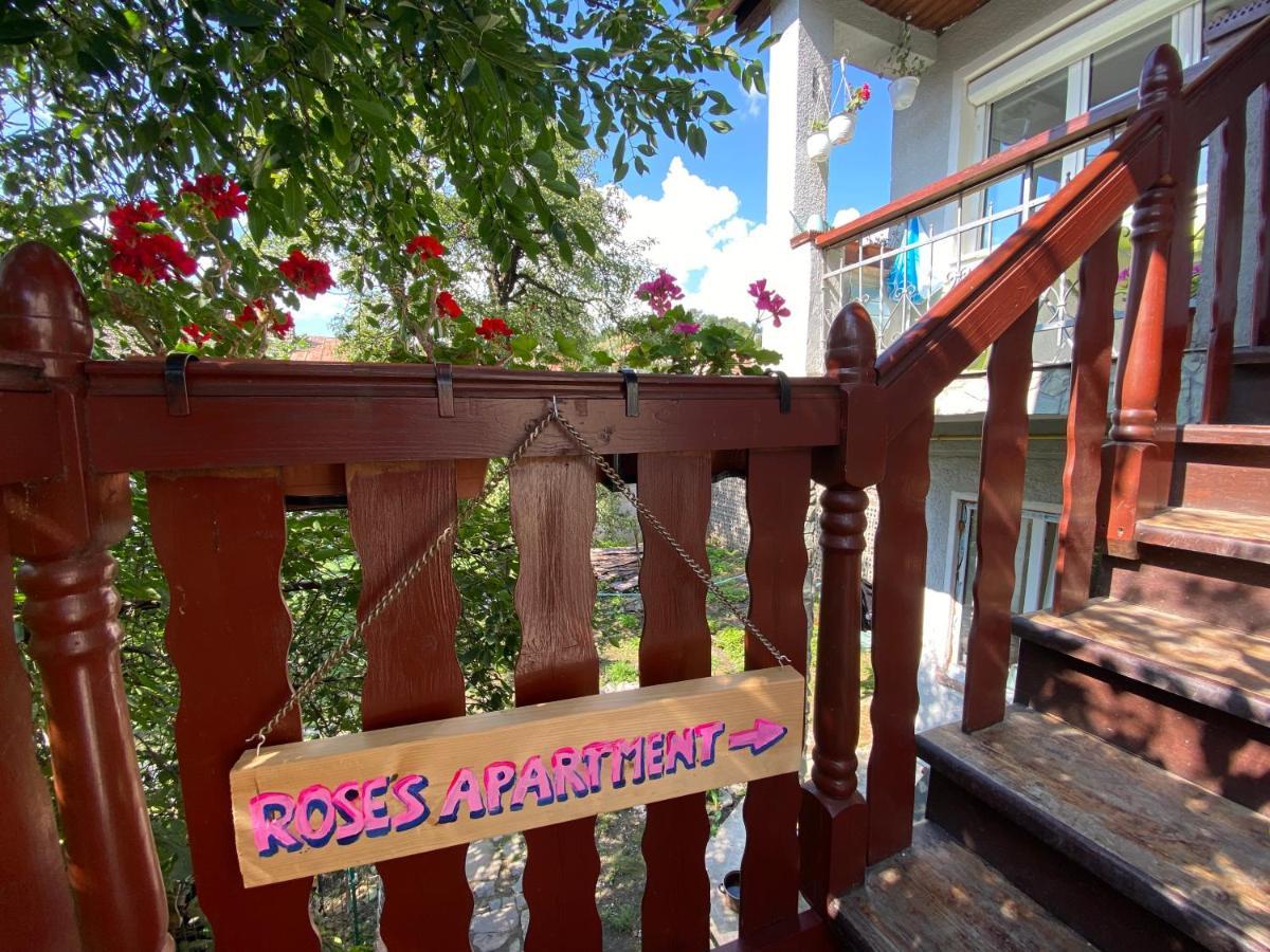 Rose's Oldtown Apartment