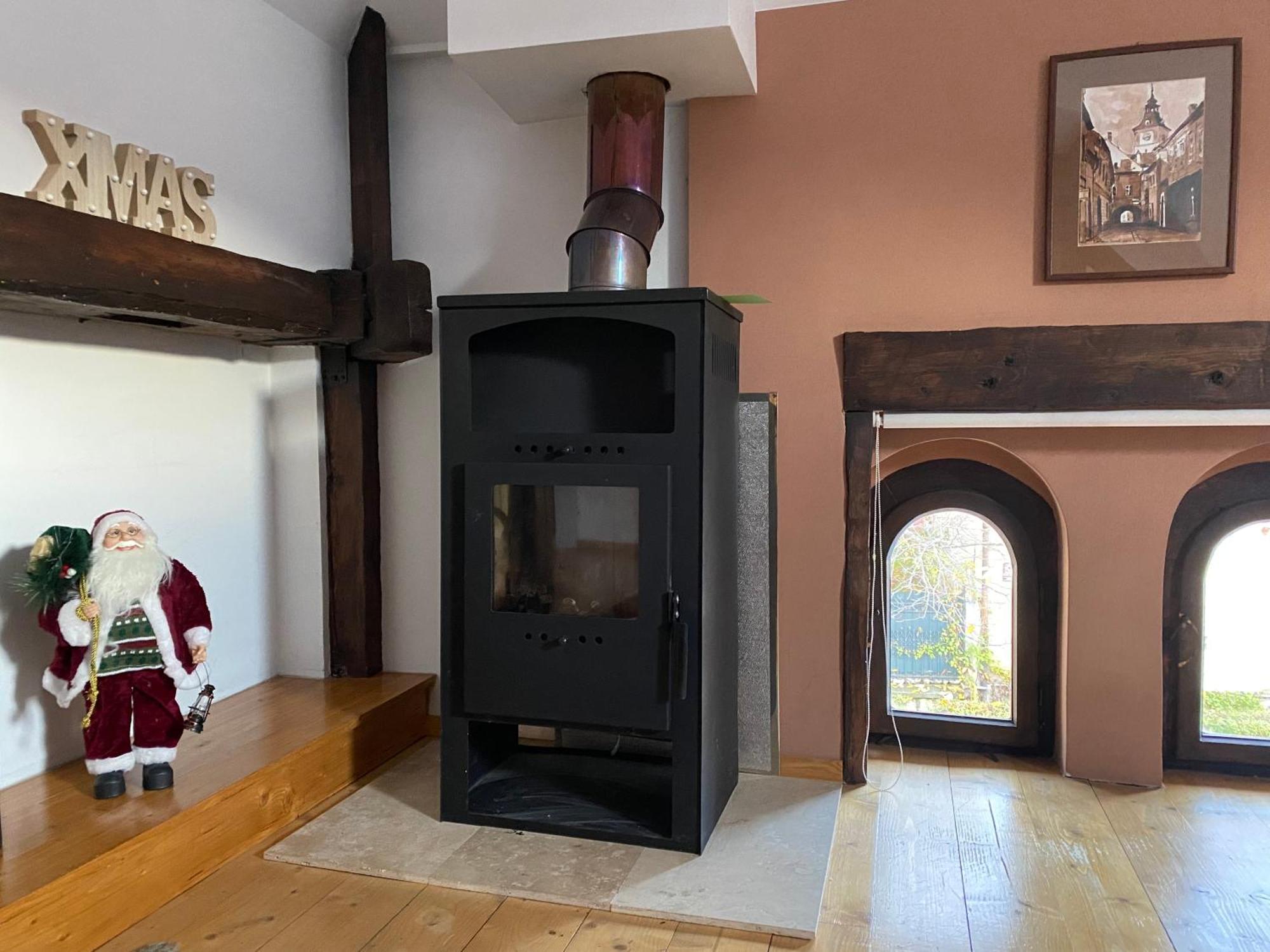 Rose's Oldtown Apartment Brasov